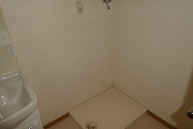 カーサフェリーチェⅠのその他|洗濯機置き場