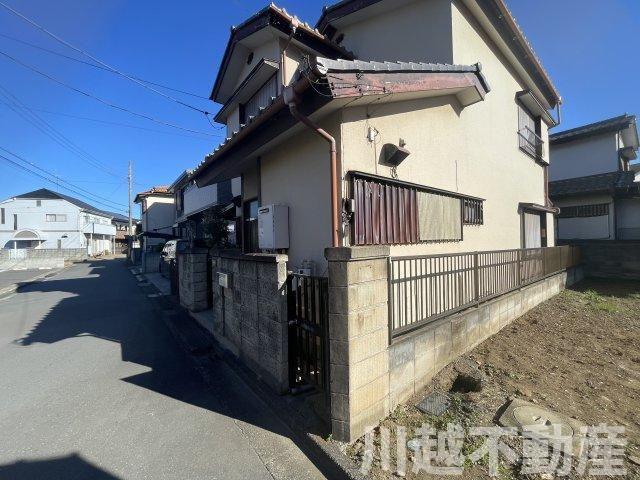 買い物便利な立地ですの前面道路含む現地写真|面倒な住宅ローン手続き代行します。