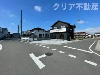 【前面道路含む現地写真】