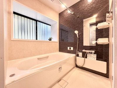 【浴室】 | 宇治市広野町宮谷　中古戸建 | 追い炊き機能付きですので、いつでも温かい湯舟に浸かれ一日の疲れをリフレッシュできます。