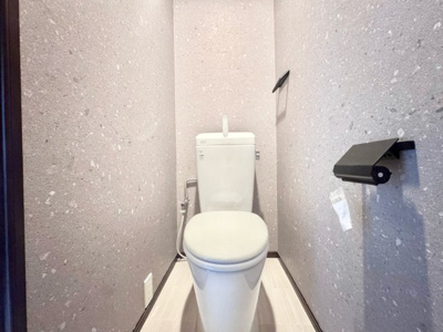 【トイレ】 | 宇治市広野町宮谷　中古戸建 | 【2階トイレ】