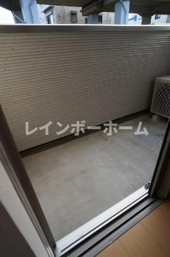 鎌ケ谷市新鎌ケ谷４丁目のアパートのバルコニー