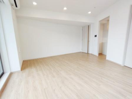 DeLCCS白山(旧HAKUSAN EAST)の居間・リビング