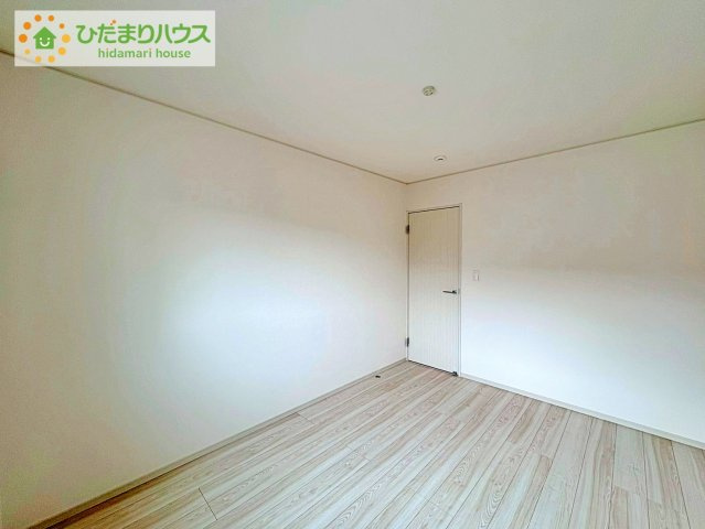 高萩市高浜町の洋室|天井の高い主寝室。ゆっくりと過ごせる大人のくつろぎ空間！