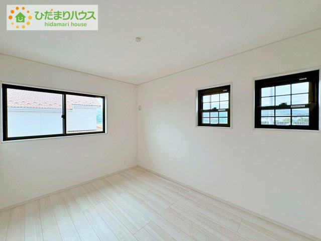 高萩市高浜町の洋室|お子様が大きくなっても広々使える約6帖の洋室♪