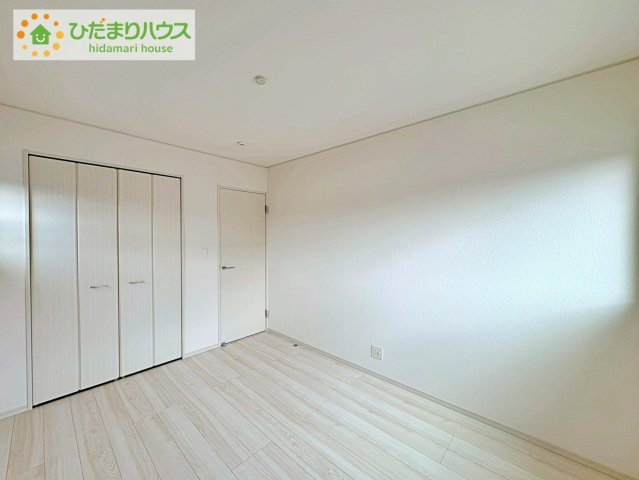 高萩市高浜町の洋室|『自分の部屋がほしいー！』と言われるのはいつだろう？
マイホームなら余裕の部屋数！子供部屋はもちろん、収納場所も多いですよ(^^)/