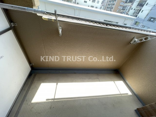 エステムコート梅田・天神橋リバーフロントのバルコニー|バルコニー付きです