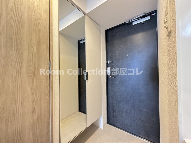 エスリード鶴舞グランパークスの玄関|同シリーズイメージ写真
反転色違い
現況と異なる場合現況優先