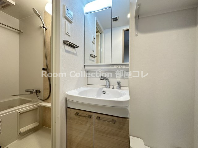 エスリード鶴舞グランパークスの洗面所|同シリーズイメージ写真
反転色違い
現況と異なる場合現況優先