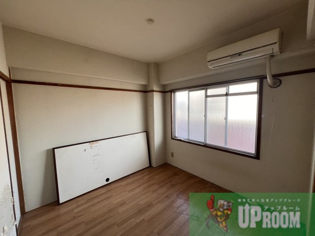 信濃ハイツの居間・リビング