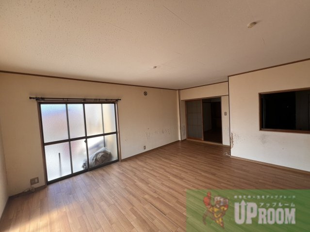 信濃ハイツの居間・リビング