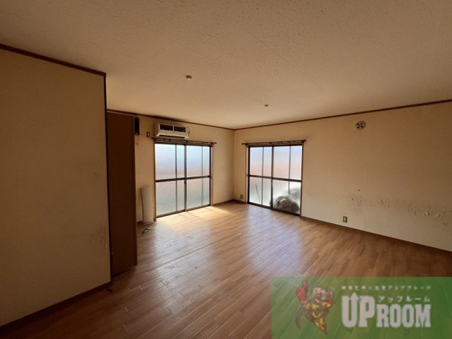 信濃ハイツの居間・リビング