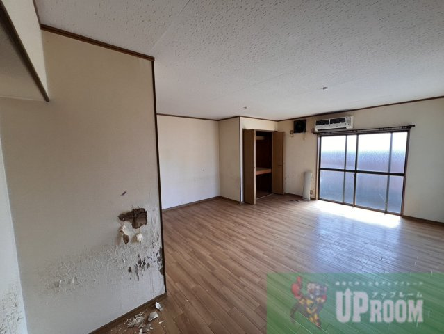 信濃ハイツの居間・リビング