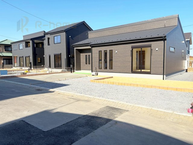 ひたちなか市阿字ヶ浦町5期　新築戸建て　3号棟の駐車場|4台駐車できるカースペース！