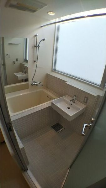 U residence 弁天町　(是空弁天)の浴室