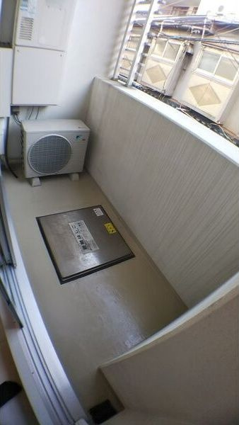 U residence 弁天町　(是空弁天)のバルコニー