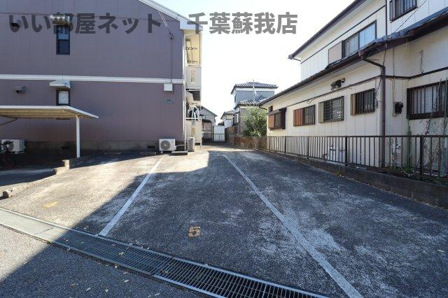 サニーコート国分寺台の駐車場|駐車場に車を止められます