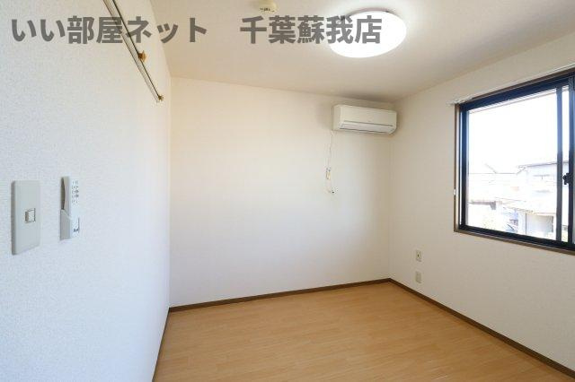 サニーコート国分寺台の寝室|落ち着いた色調の寝室です