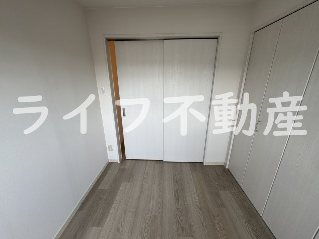 パークモダン高井田の洋室|個人の部屋や寝室として使える洋室です