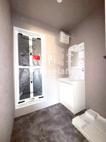 N　MAISON島橋の洗面所