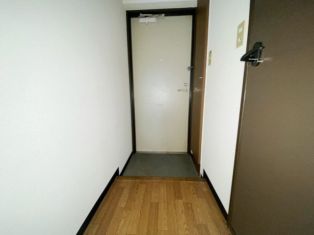 戸田市川岸３丁目の賃貸マンションの玄関