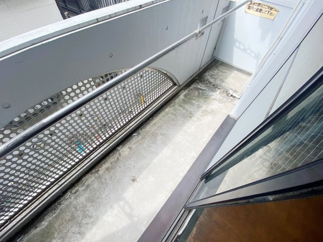 戸田市川岸３丁目の賃貸マンションのバルコニー