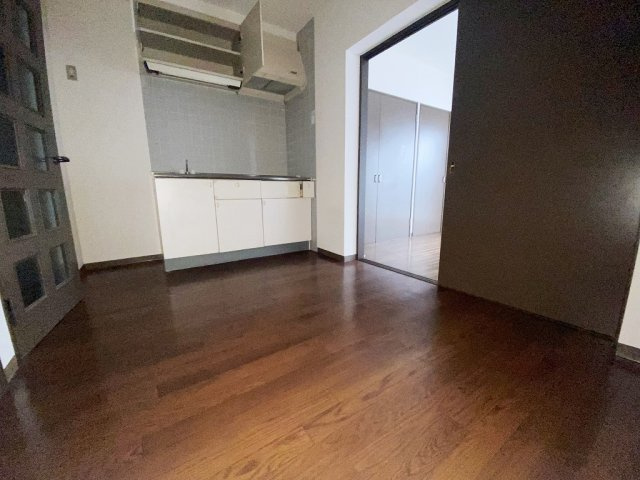 戸田市川岸３丁目の賃貸マンションの居間・リビング