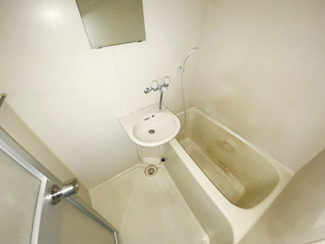 戸田市川岸３丁目の賃貸マンションの浴室