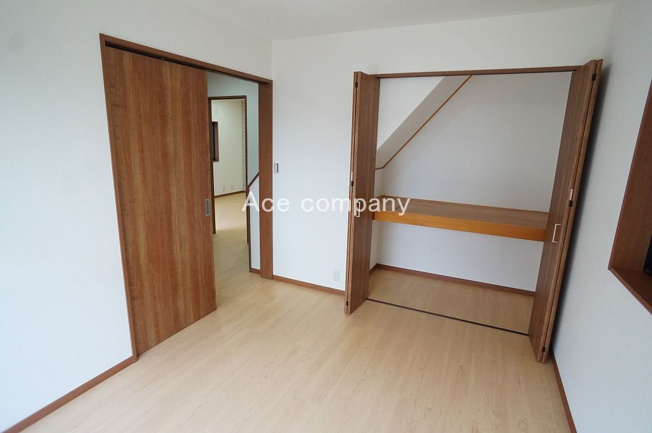 【寝室】 | 八尾市刑部2丁目 | 【1階：洋室6帖】押入れ完備です♪