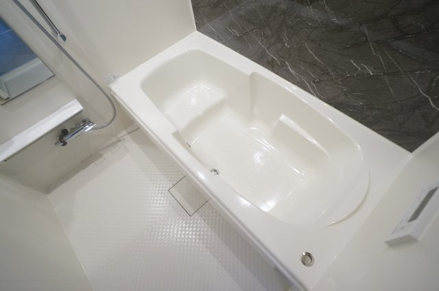 ソレイユ（中筋７丁目）の浴室