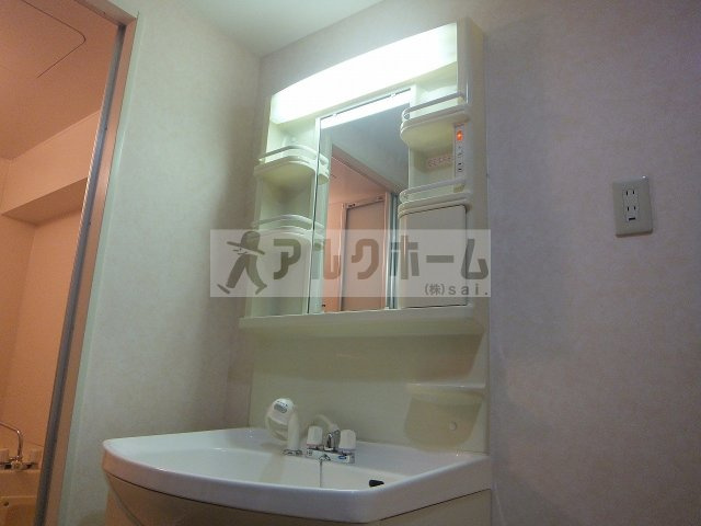 バンシャイン法善寺の独立洗面台