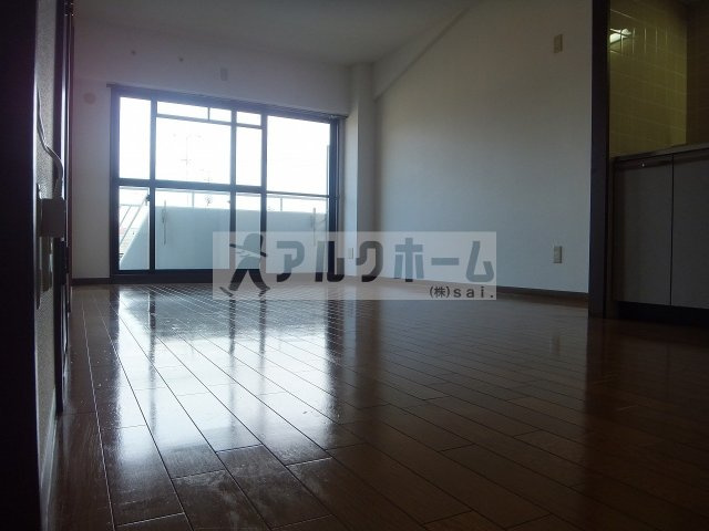 バンシャイン法善寺の居間・リビング