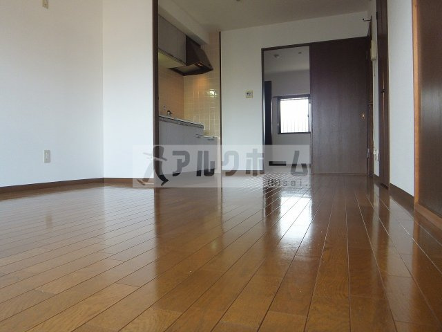 バンシャイン法善寺の居間・リビング