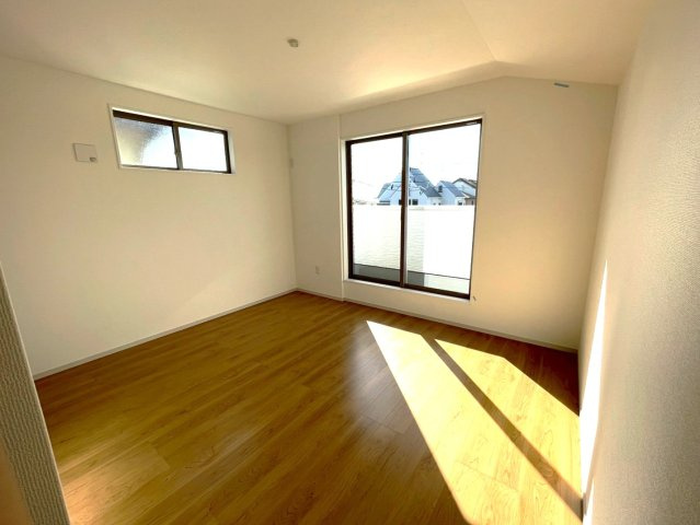 ＪＲ奈良線「ＪＲ藤森」駅まで徒歩１２分◆並列駐車２台可能◆伏見深草大亀万帖敷町４期の洋室|洋室