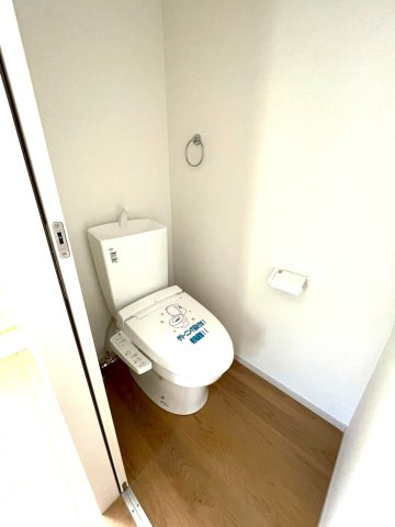 ＪＲ奈良線「ＪＲ藤森」駅まで徒歩１２分◆並列駐車２台可能◆伏見深草大亀万帖敷町４期のトイレ|トイレ