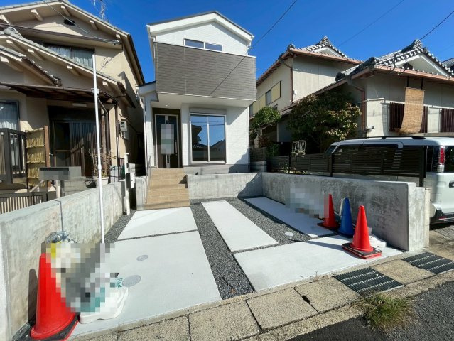 ＪＲ奈良線「ＪＲ藤森」駅まで徒歩１２分◆並列駐車２台可能◆伏見深草大亀万帖敷町４期の外観|外観