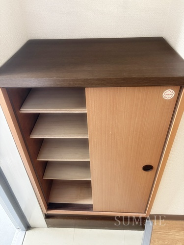 芝ハイツの玄関|玄関収納です。