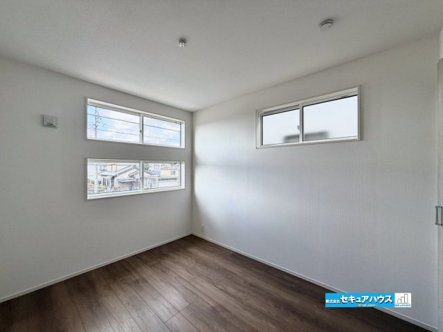 【今からご案内可能】知多市つつじが丘3丁目　全2棟の洋室|【洋室】
◆お子様のお部屋や主寝室、来客時の宿泊室、趣味のお部屋としてもご利用いただけます♪