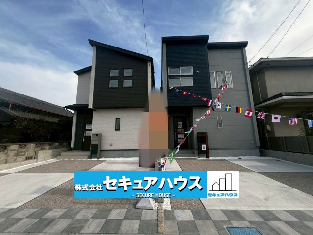 【同施工物件ご案内可能】知多市つつじが丘3丁目　全2棟の外観|■現地外観写真
駐車並列2台可能！オプション工事でカーポート設置などいかがでしょうか。その他にも、フェンスなどの「オプション工事」もご提案いたします♪