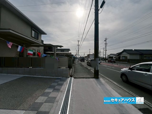 【今からご案内可能】知多市つつじが丘3丁目　全2棟の前面道路含む現地写真|事前予約にて現地ご見学いただけます！お気軽にお問い合わせください♪
■株式会社　セキュアハウス■
住宅ローンに強く、知識、経験豊富なスタッフ在籍
お客様に寄り添い、ご成約後もサポート致します。