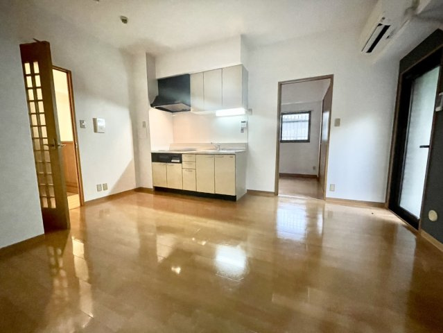 アーバンレックス緑地公園の居間・リビング