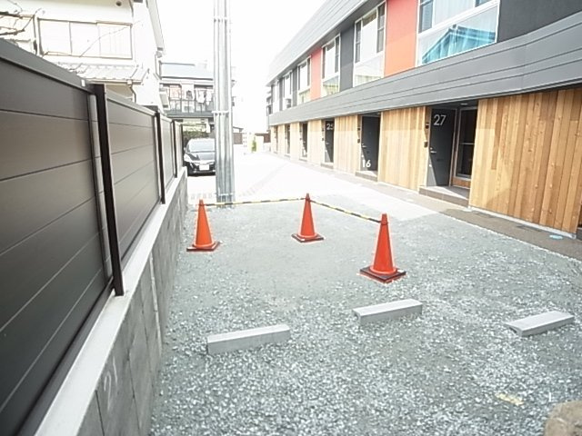 神戸市東灘区青木２丁目のアパートの駐車場