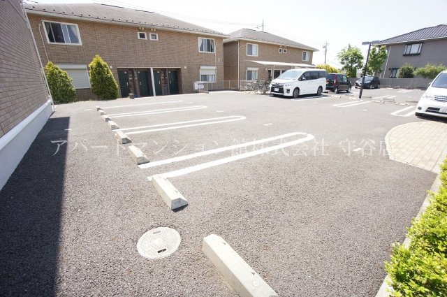 アモールⅡCの駐車場