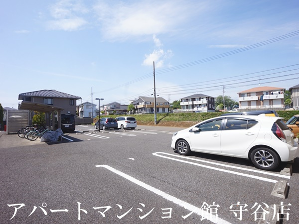 アモールⅡCの駐車場