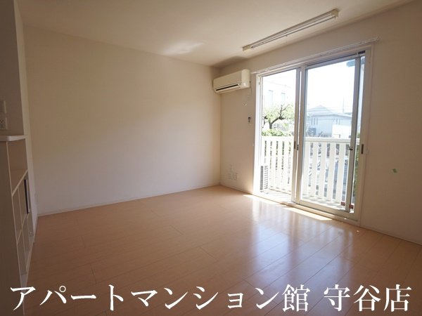 アモールⅡCの居間・リビング