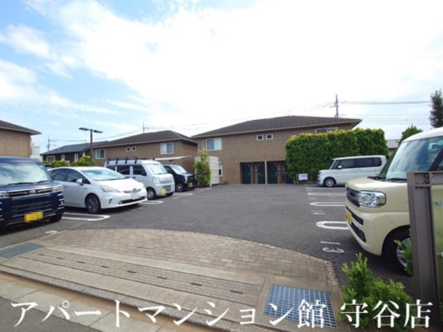 アモールⅡAの駐車場