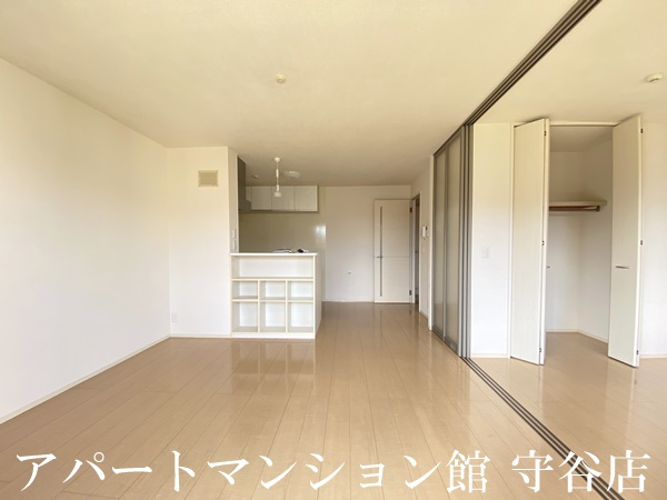 アモールⅡCの居間・リビング