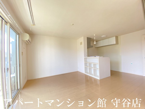 アモールⅡCの居間・リビング