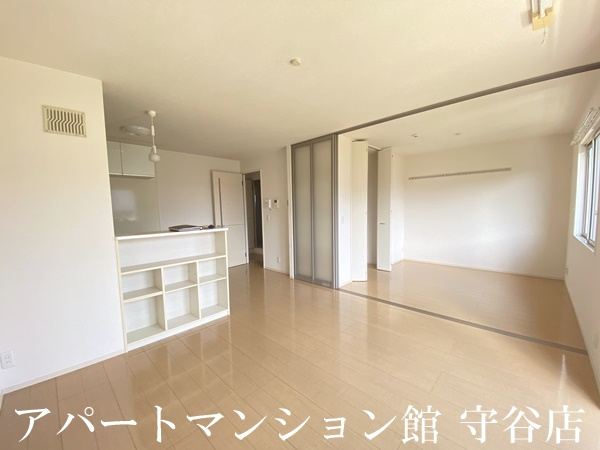 アモールⅡCの居間・リビング