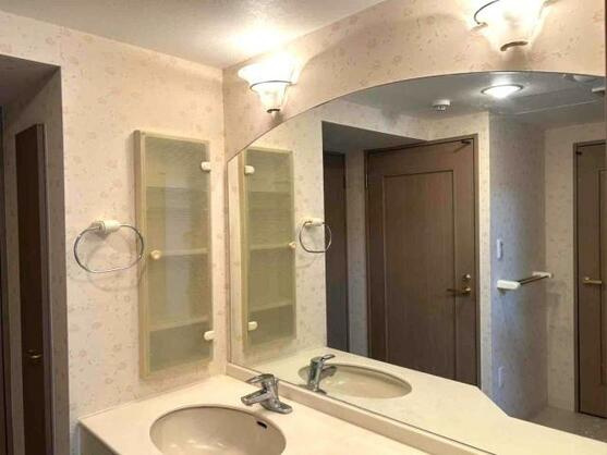 中銀ライフケア熱海第三伊豆山２３号館の洗面所